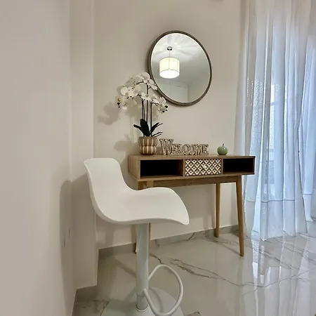 Eleni's Balcony Modern By The Sea * Loutraki (Corinthia)