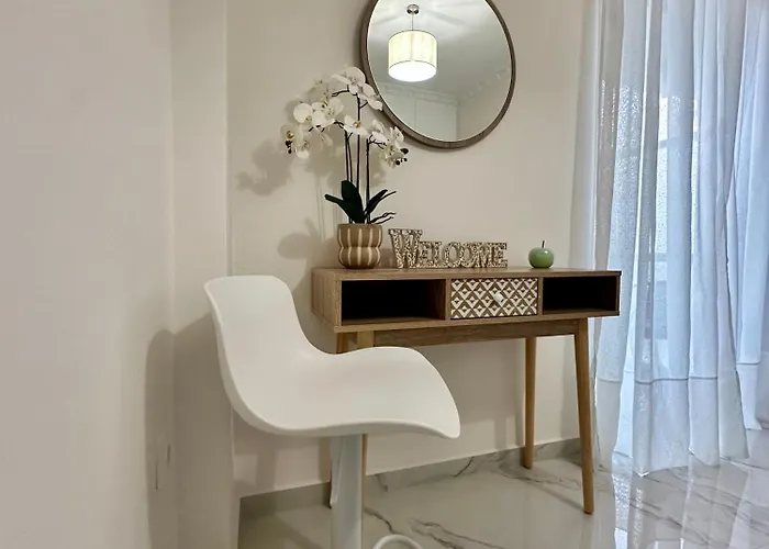 Eleni's Balcony Modern By The Sea * Loutráki